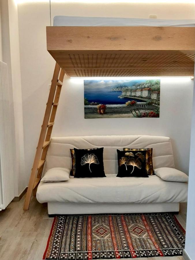 Front Lake Studio With Loft Bed And Pool Бардоліно Екстер'єр фото