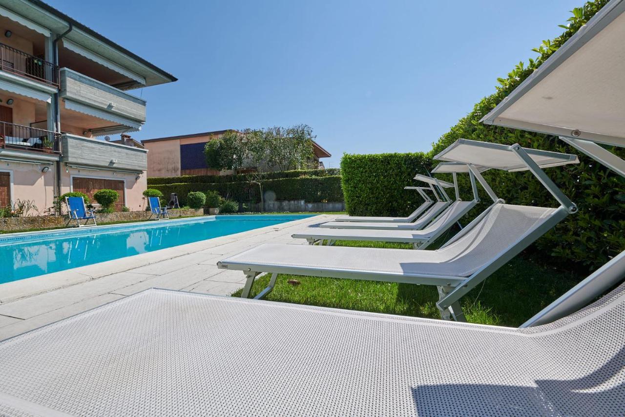 Front Lake Studio With Loft Bed And Pool Бардоліно Екстер'єр фото