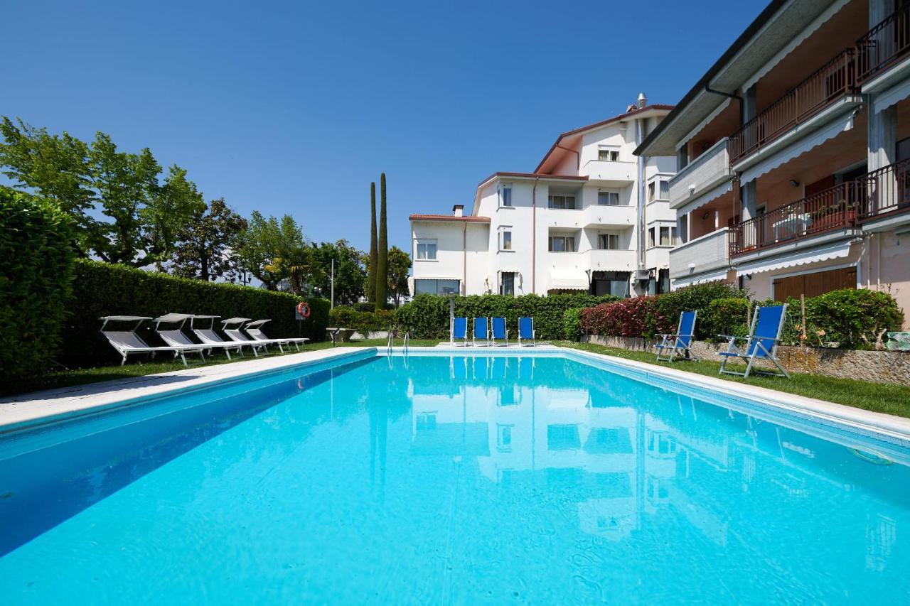 Front Lake Studio With Loft Bed And Pool Бардоліно Екстер'єр фото