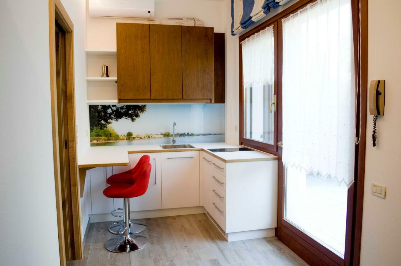 Front Lake Studio With Loft Bed And Pool Бардоліно Екстер'єр фото